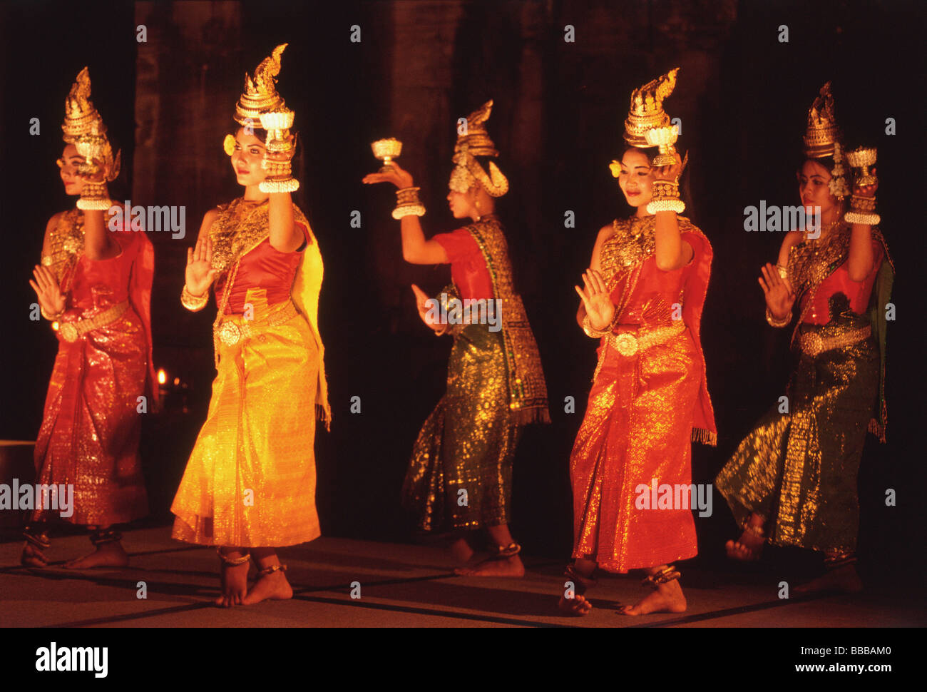 Cambodge, Angkor, la danse traditionnelle khmère à Preah Khan Temple Banque D'Images
