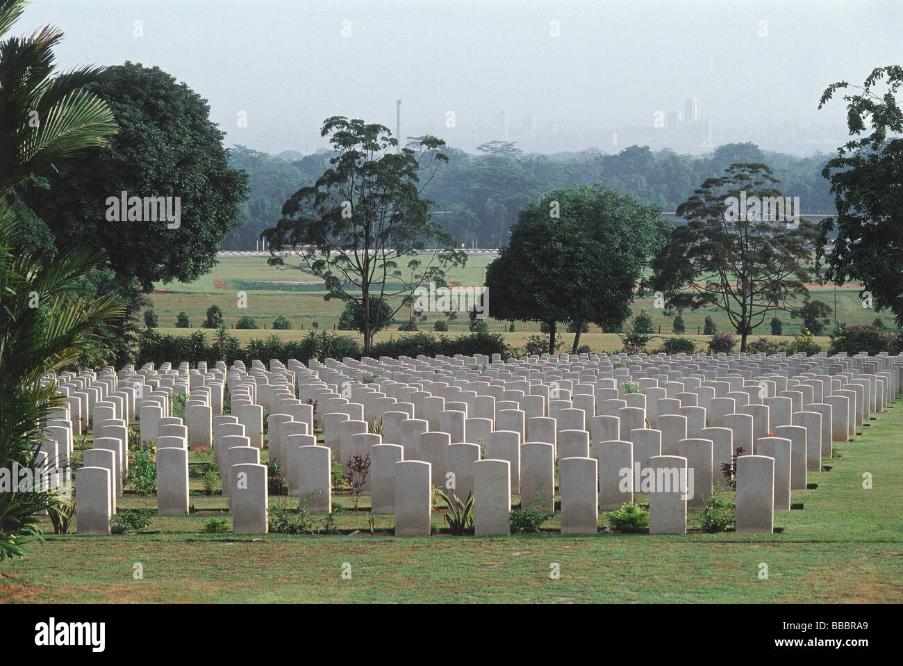 Singapour, pierres tombales à Kranji War Memorial. Banque D'Images