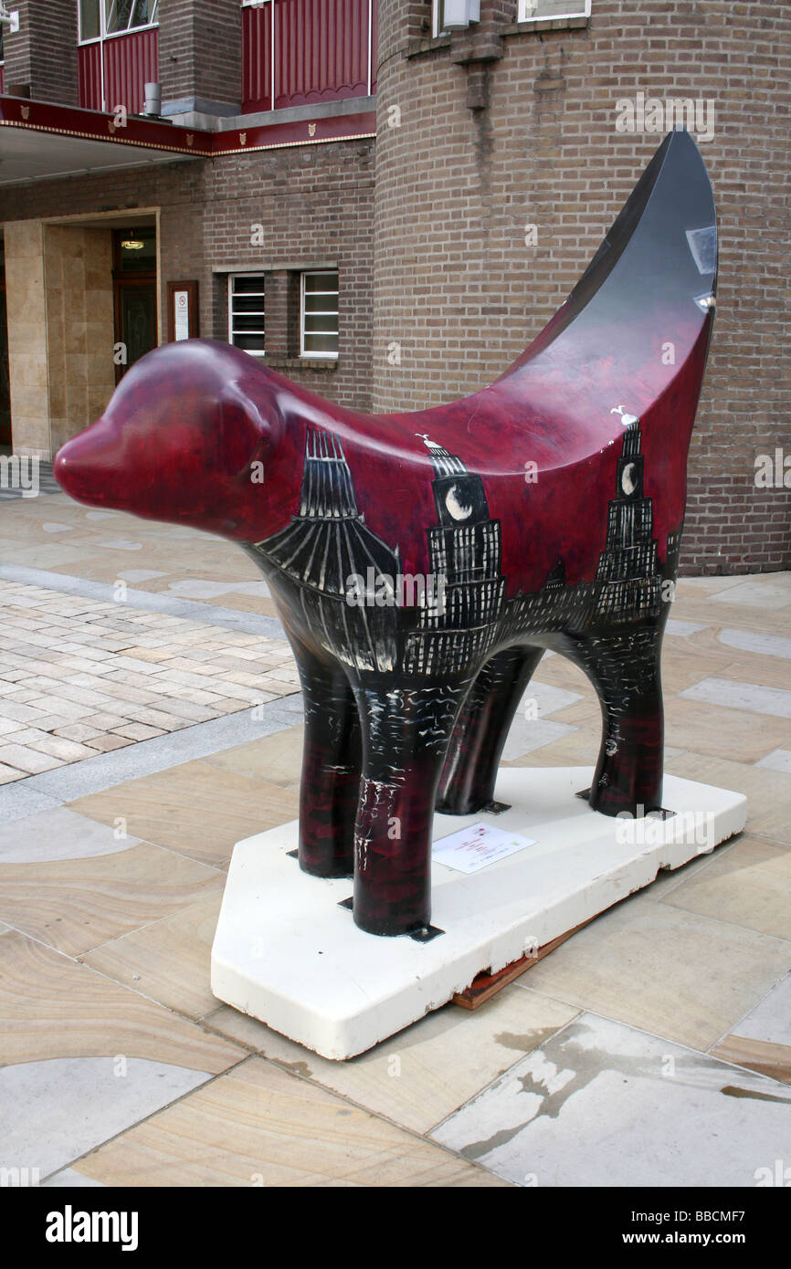 Purple Sky at Night Superlambanana, Philharmonic Hall, Liverpool, Merseyside, Royaume-Uni Banque D'Images