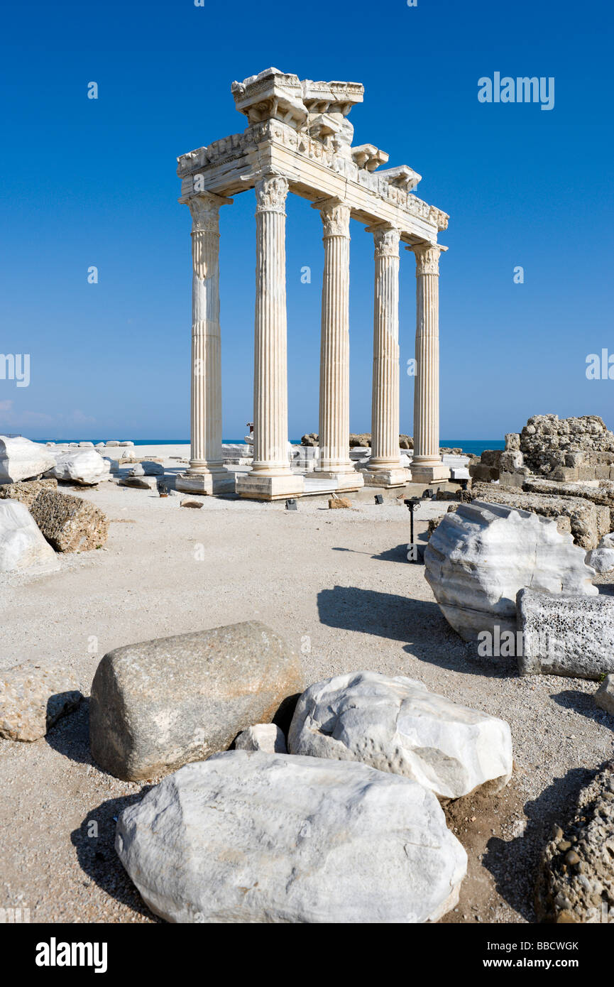 Ruines du temple romain d'Apollon et d'Athéna, Side, côte méditerranéenne de la Turquie, Banque D'Images