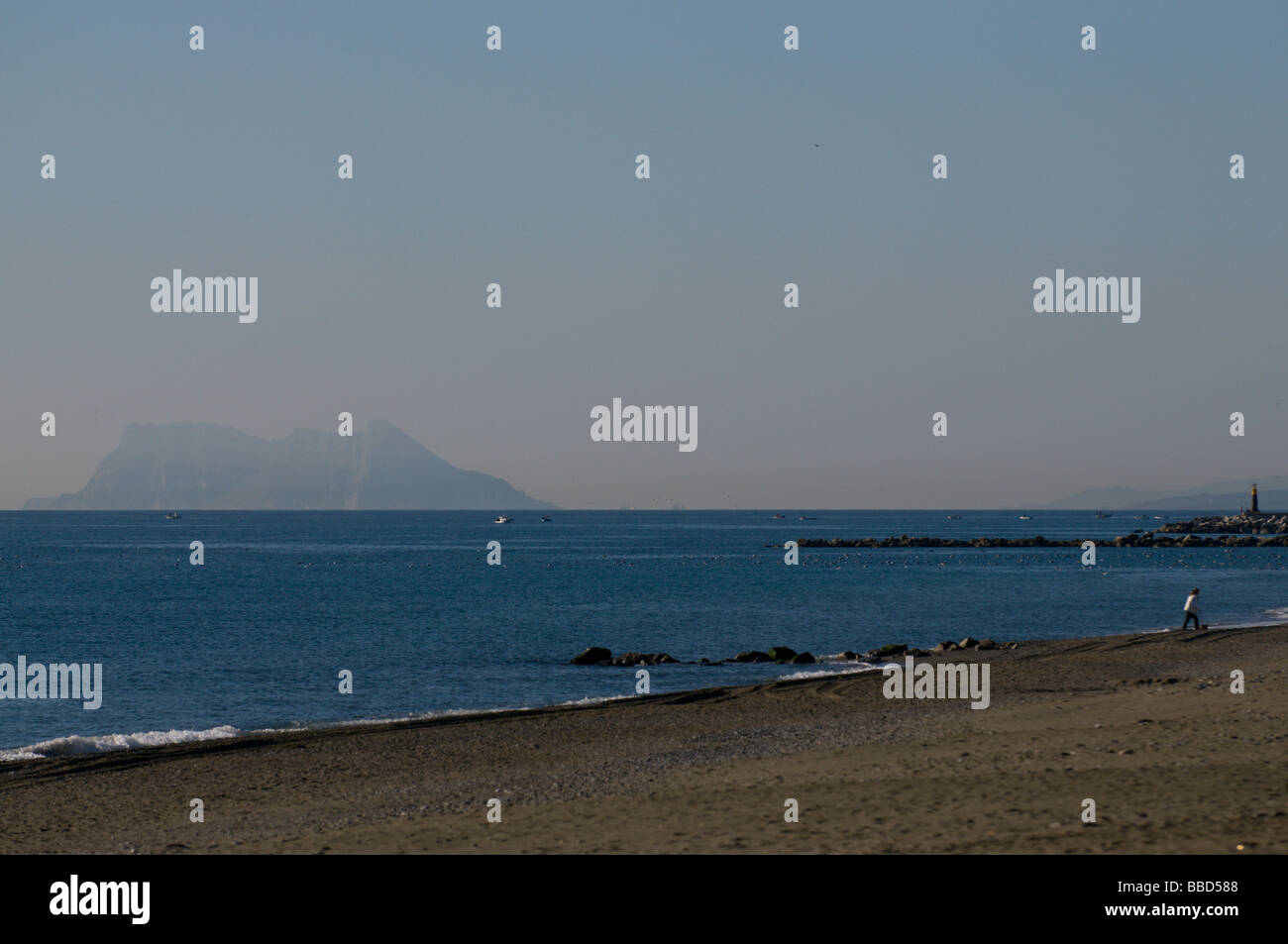 La promenade du chien sur la Costa del Sol Banque D'Images