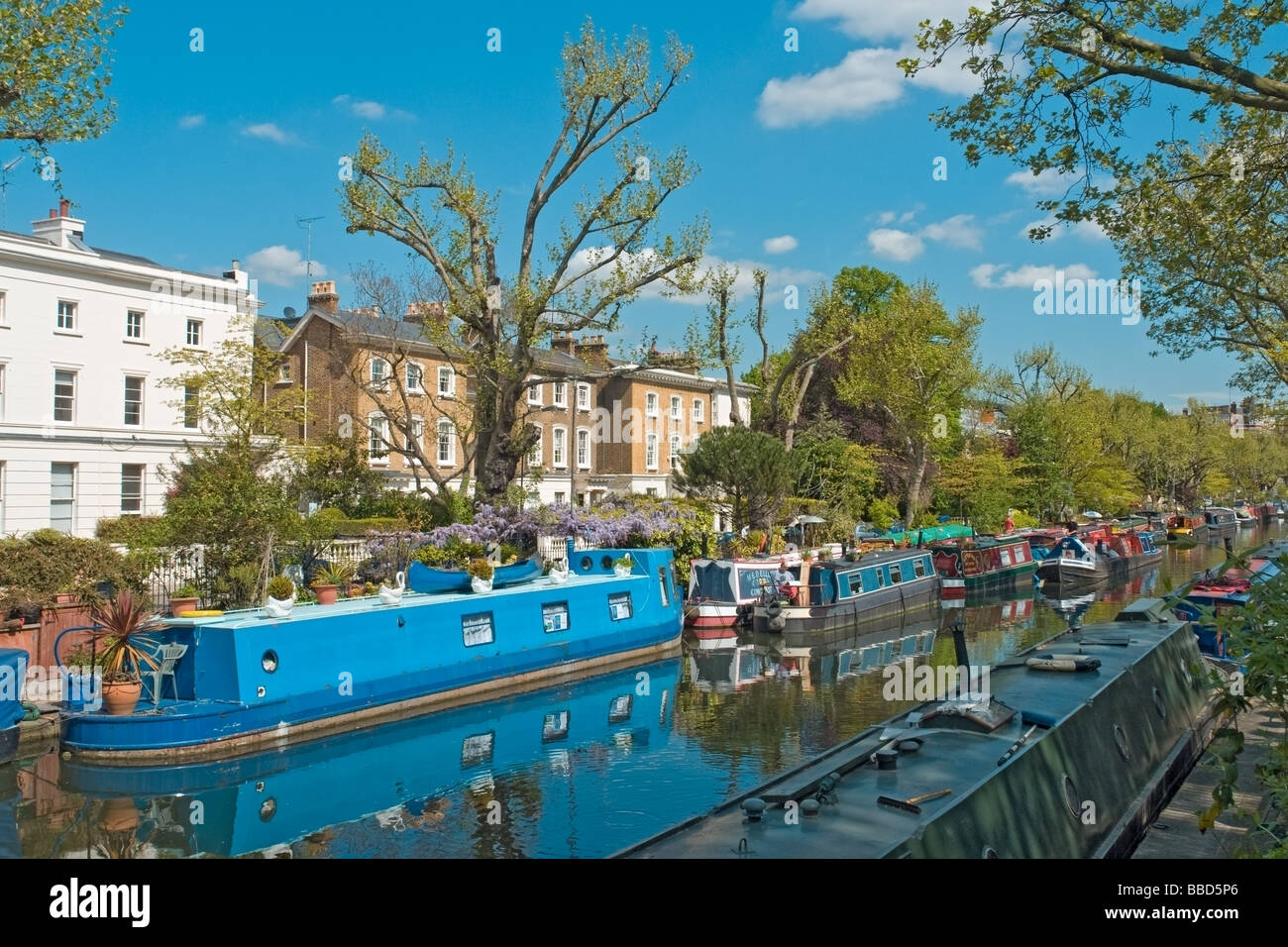 Little Venice, Maida Vale, à l'ouest de Londres avec canal bateaux Banque D'Images