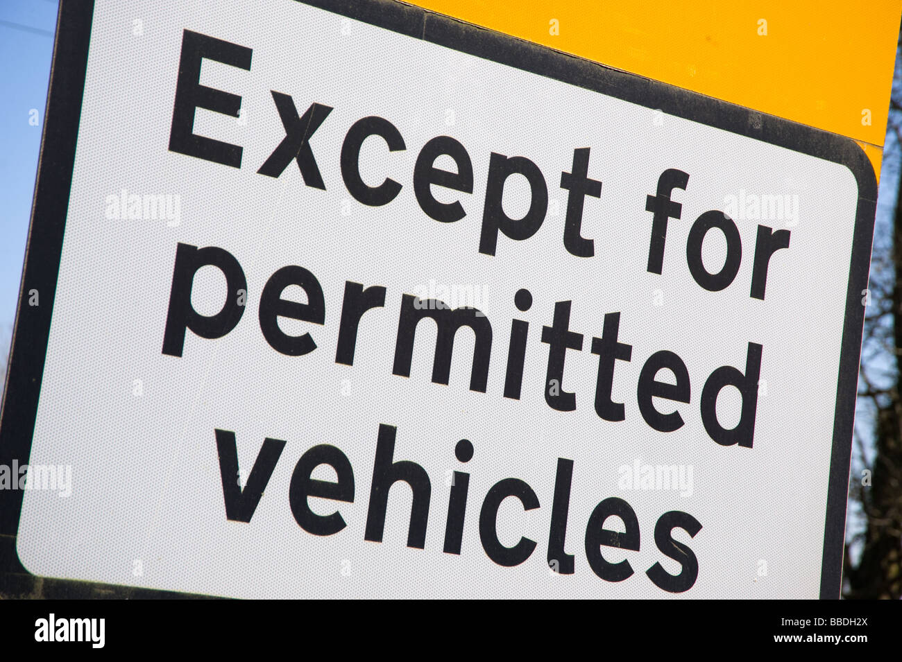 Close-up d'un 'à l'exception des véhicules autorisés' sign Banque D'Images