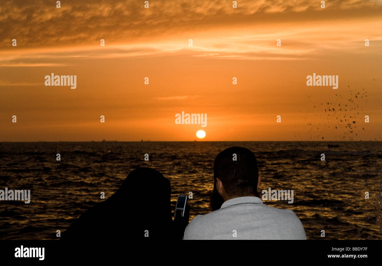 Un romantique coucher de soleil à Fort Qaitbey à Alexandria Egypte Banque D'Images