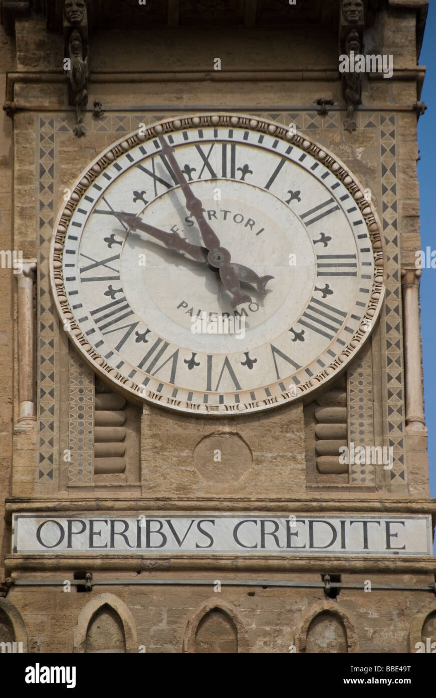 L'horloge de la cathédrale de Palerme en Sicile, Italie Banque D'Images