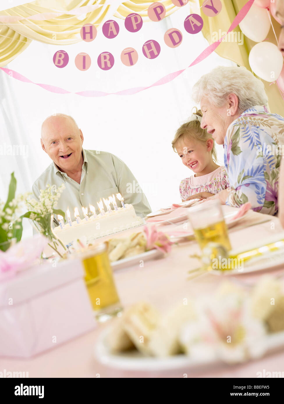 Anniversaire à la maison de retraite Banque D'Images