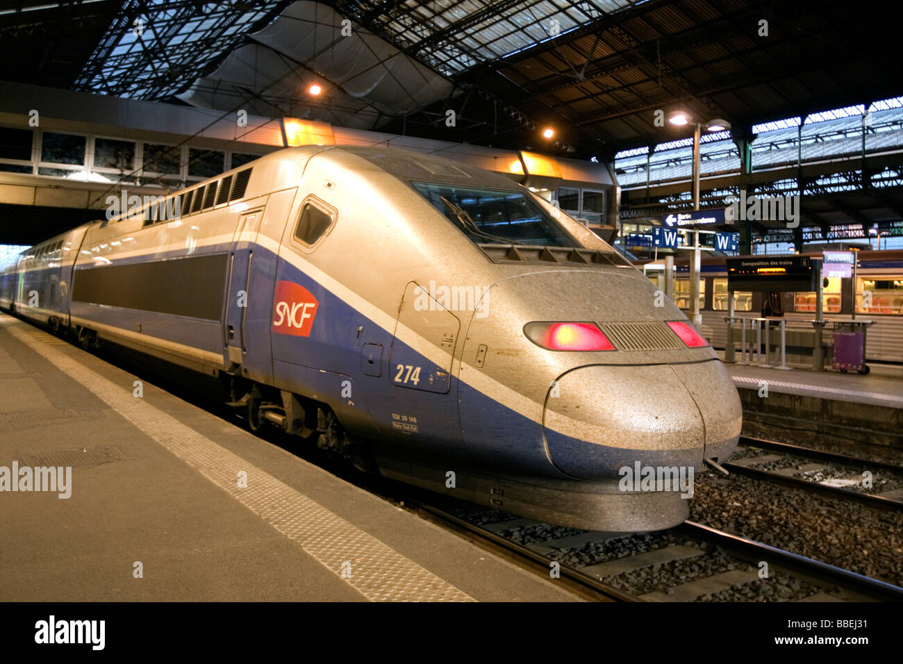 TGV en gare de Lyon gare de Perrache Lyon Rhone Alpes France Banque D'Images