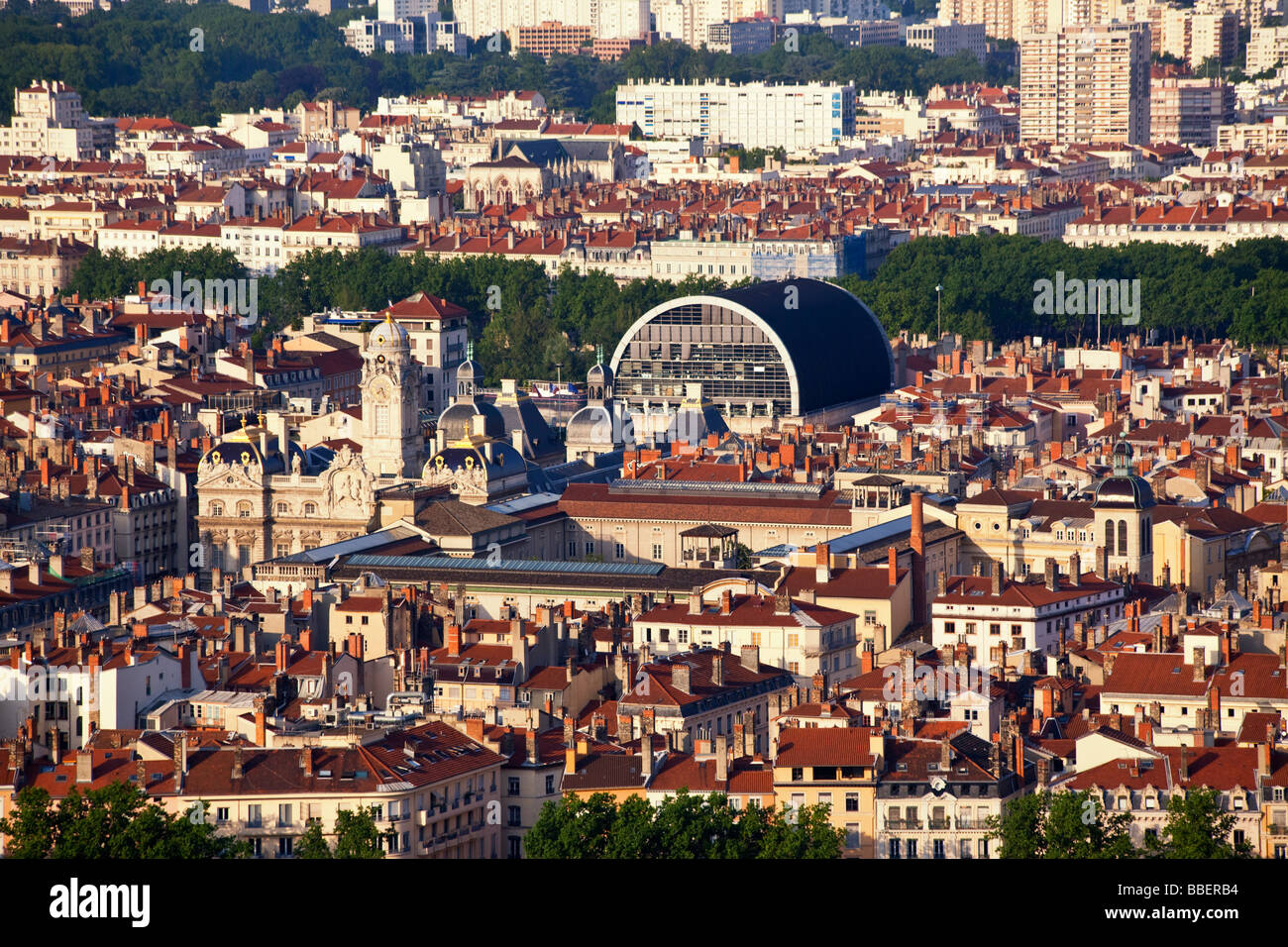 Vue panoramique à partir de la vue de Notre dame de Fourvière Hill Hotel de Ville Opera Lyon Rhone Alpes France Banque D'Images