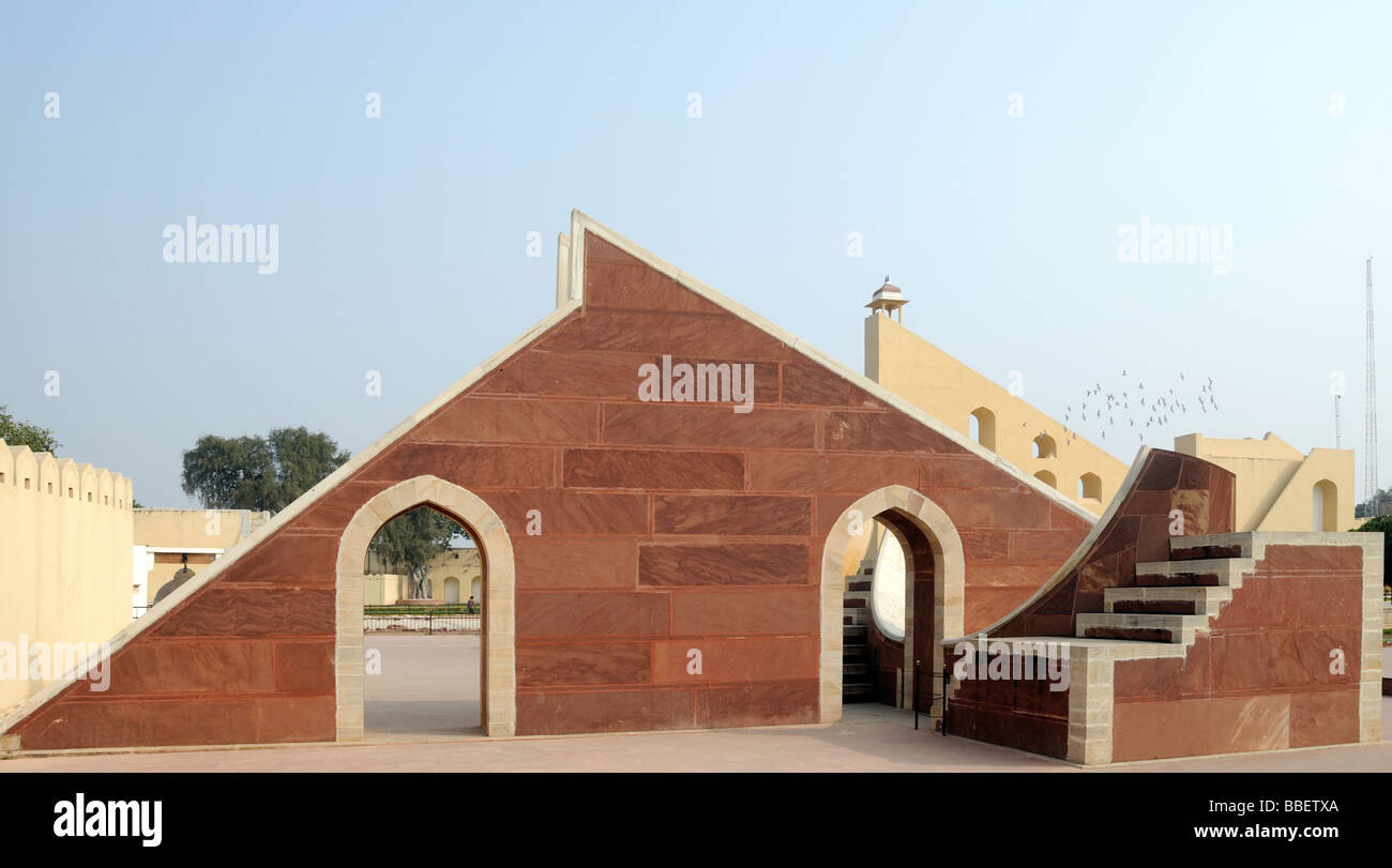Instrument astronomique construit par Maharaja Jai Singh en 1728 dans le cadre de l'observatoire Jantar Mantar. Banque D'Images