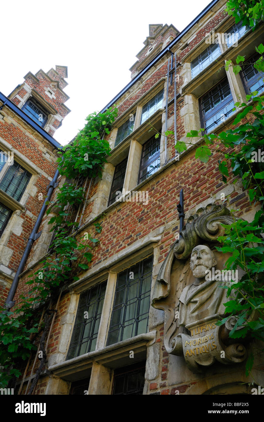 Statue de Justus Lipsius" dans la cour de l'impression, musée Plantin-Moretus Anvers, Belgique Banque D'Images