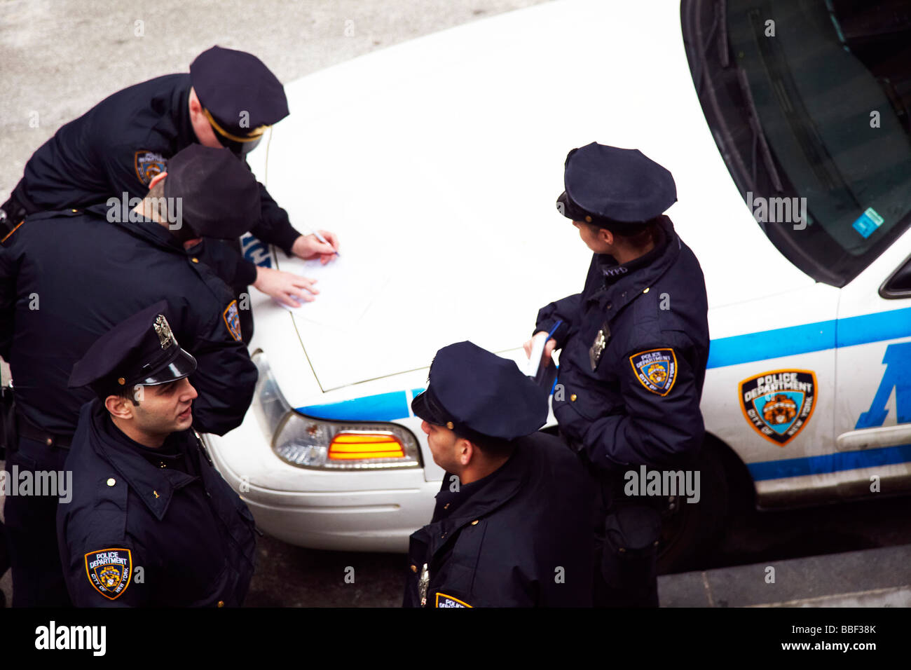 Voiture de police nypd Banque de photographies et d’images à haute ...