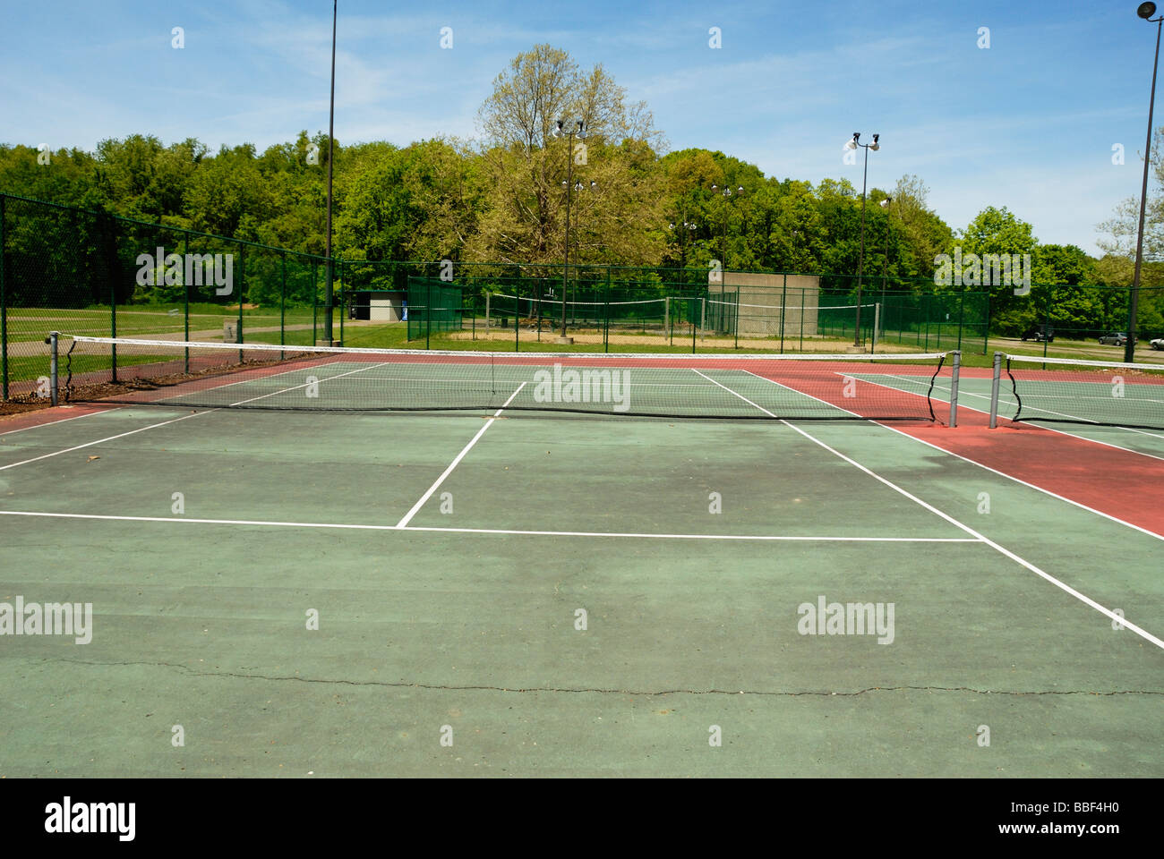 Court de Tennis au parc Banque D'Images