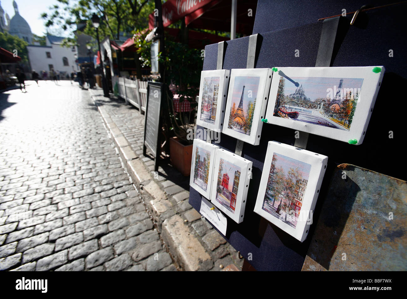 Aritst afficher, le Calvaire, Montmartre, Paris Banque D'Images