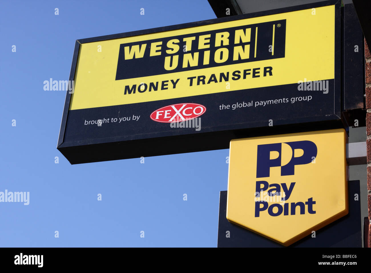 Point de transfert d'argent Western Union dans une ville du Royaume-Uni. Banque D'Images