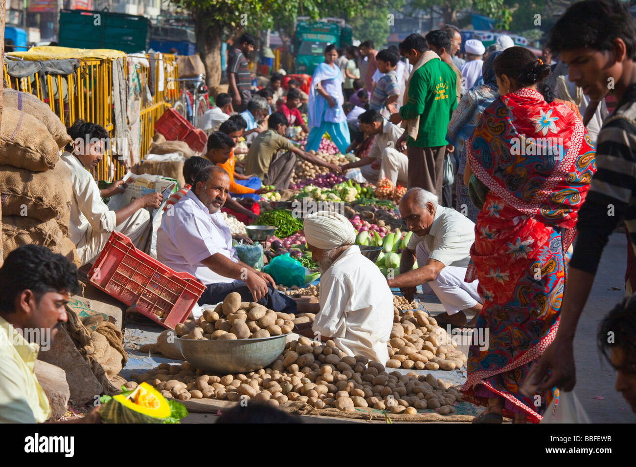 Marché de légumes frais dans Old Delhi Inde Banque D'Images