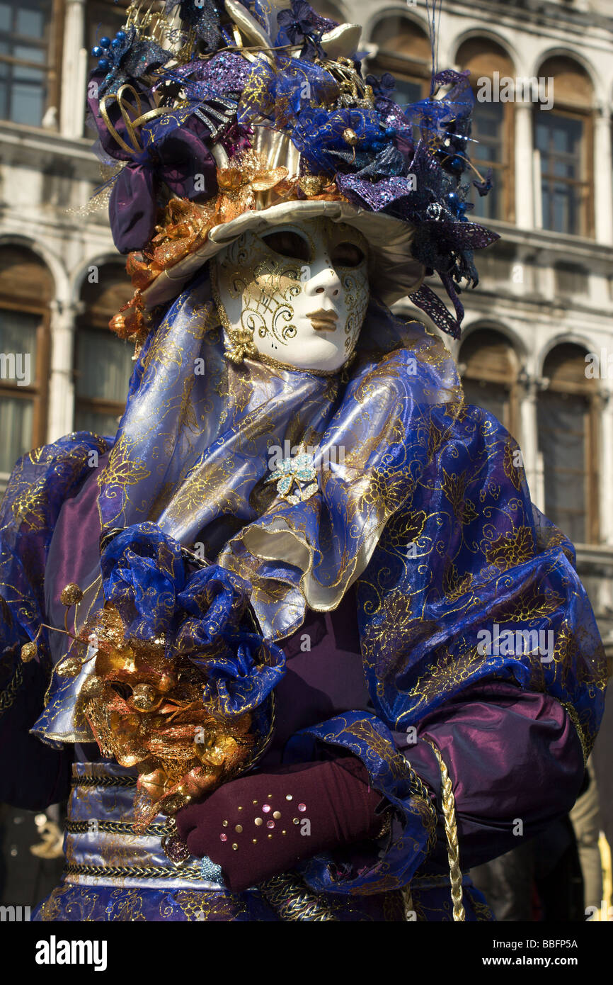 Un masque de carnaval de Venise - blue Banque D'Images