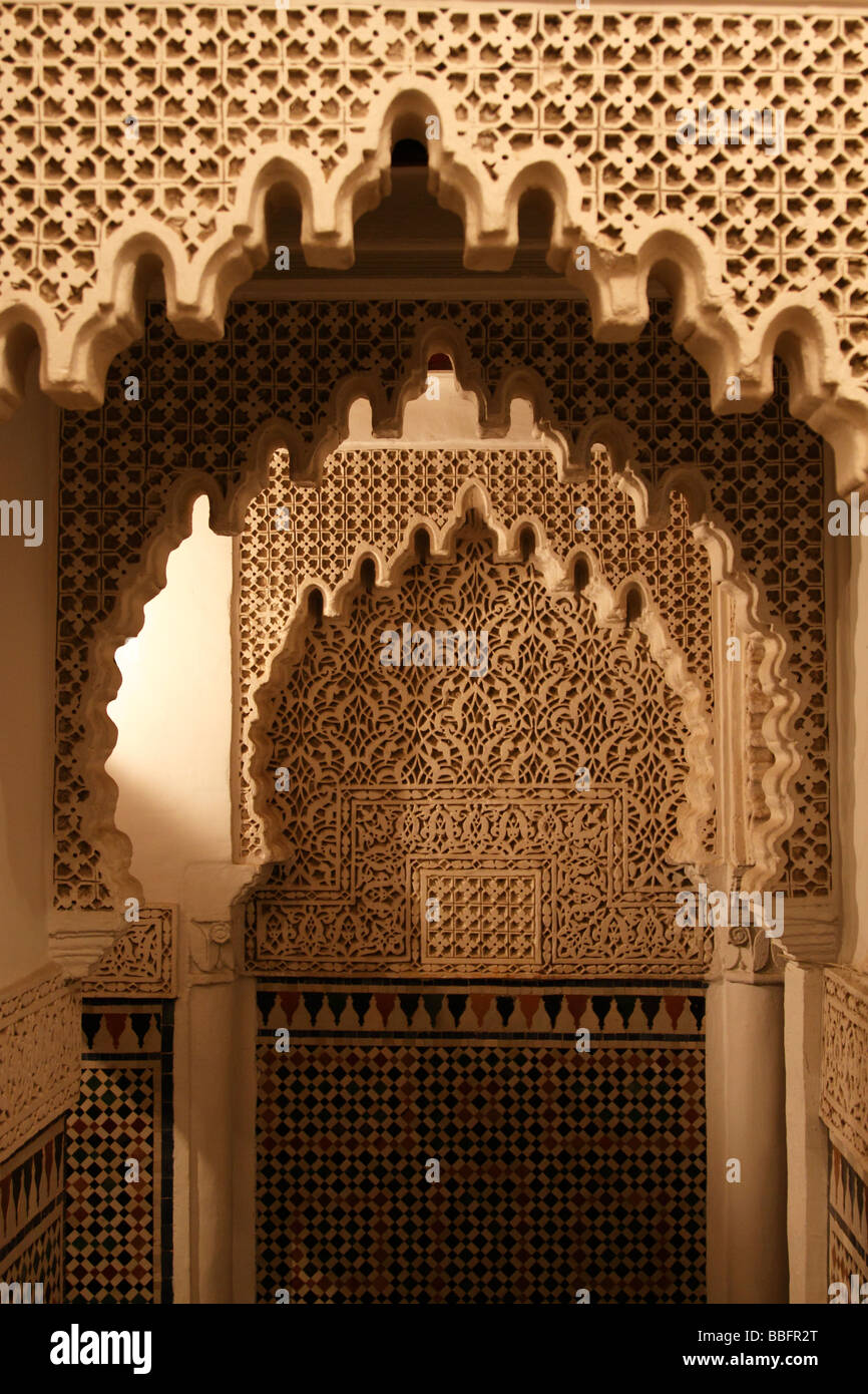 Afrique, Afrique du Nord, Maroc, Rabat, Rabat- vente, Riad Dar el Mouhit, porte sculptée Banque D'Images