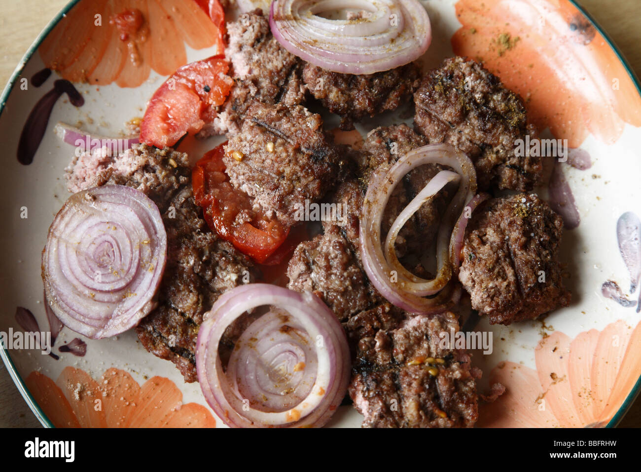 Afrique, Afrique du Nord, Maroc, Atlas, vallée du Dadès, Boumalne Ville, Restaurant, Simple traditionnel plat de viande Banque D'Images
