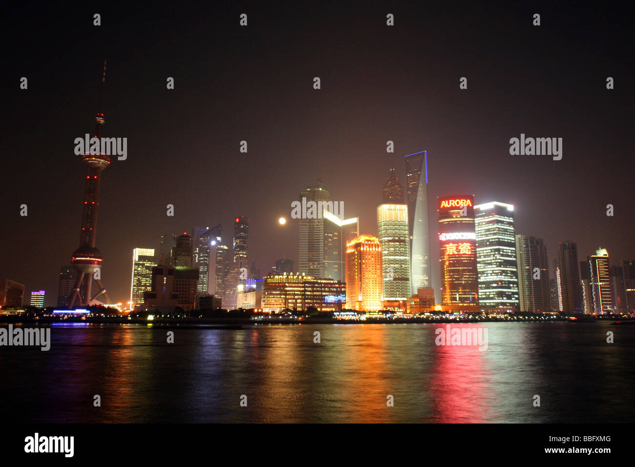 Skyline at night, Shanghai, Chine, Asie Banque D'Images