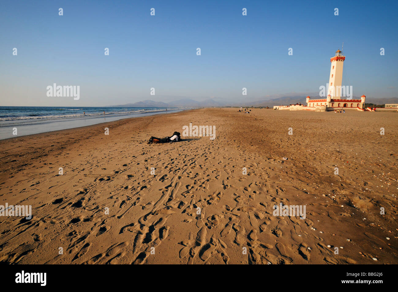 Couple sur la plage de La Serena Banque D'Images