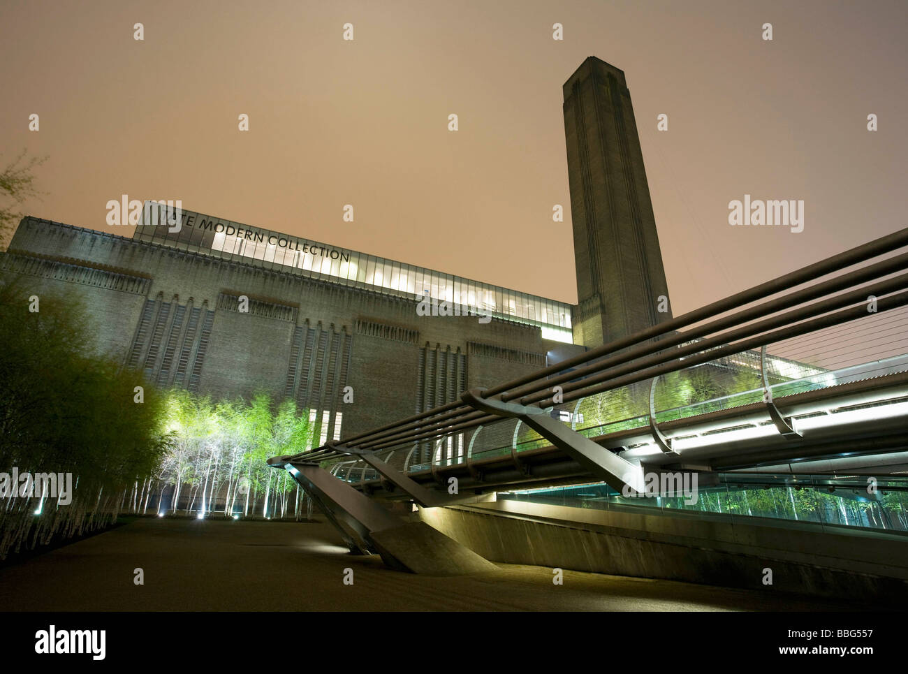 Tate Modern et Millennium Bridge Banque D'Images