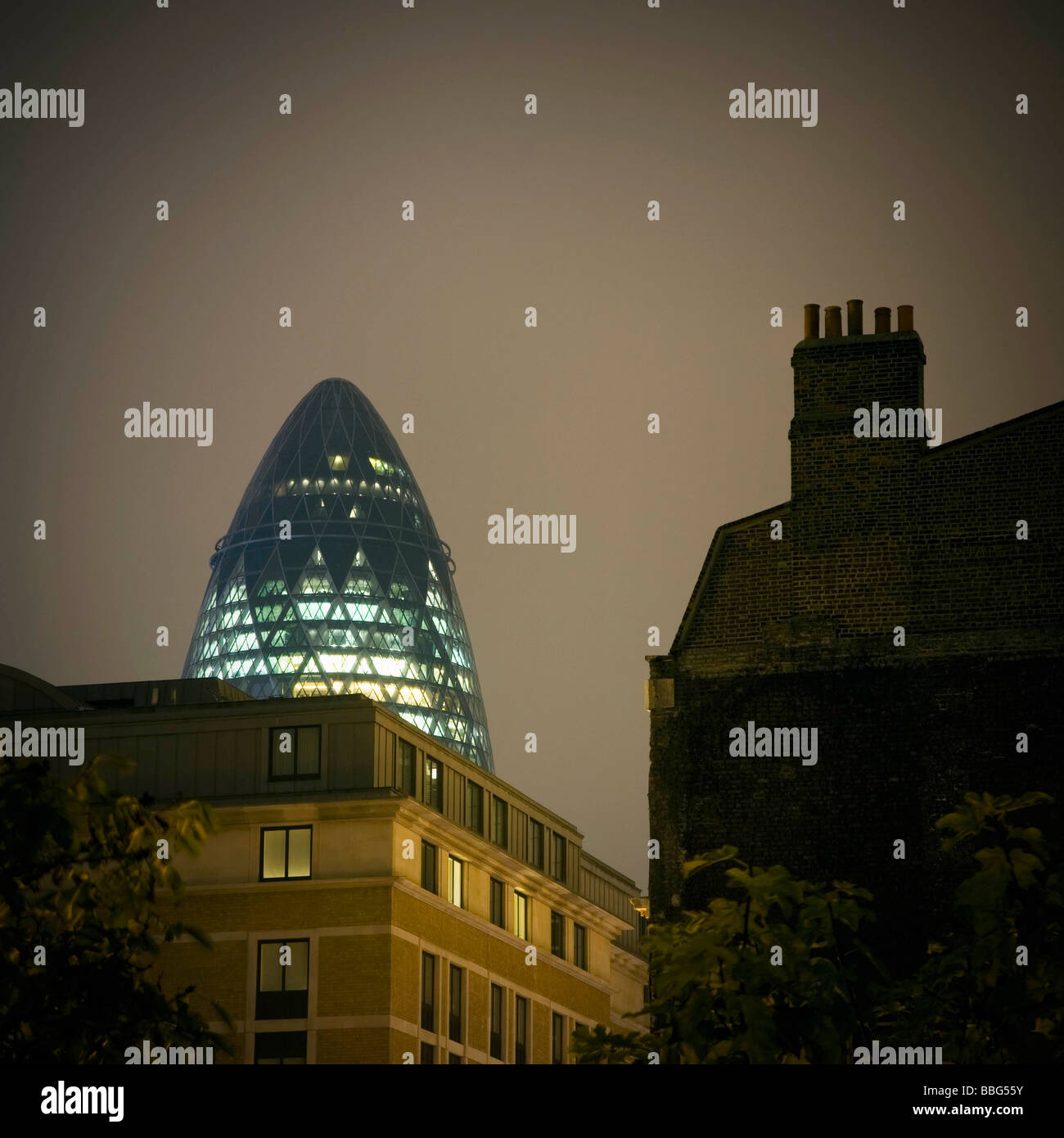 Gherkin building at night Banque D'Images