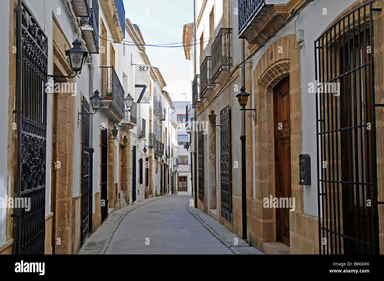 Rues étroites, vieille ville, Javea, Costa Blanca, Alicante, Espagne, Europe Banque D'Images