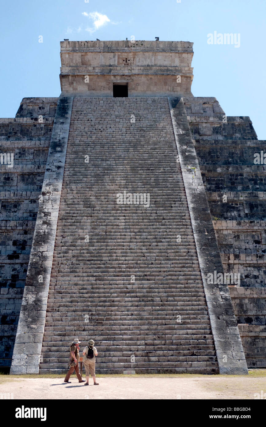 El Castillo, pyramide Kukulkan à Chichen Itza, Yucatan, Mexique, Amérique Centrale Banque D'Images