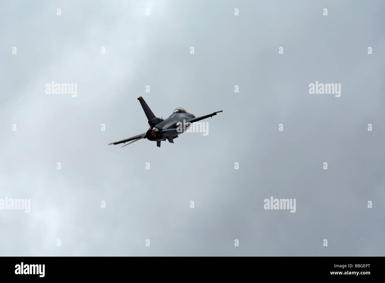 F 16 Fighting Falcon en vol Banque D'Images