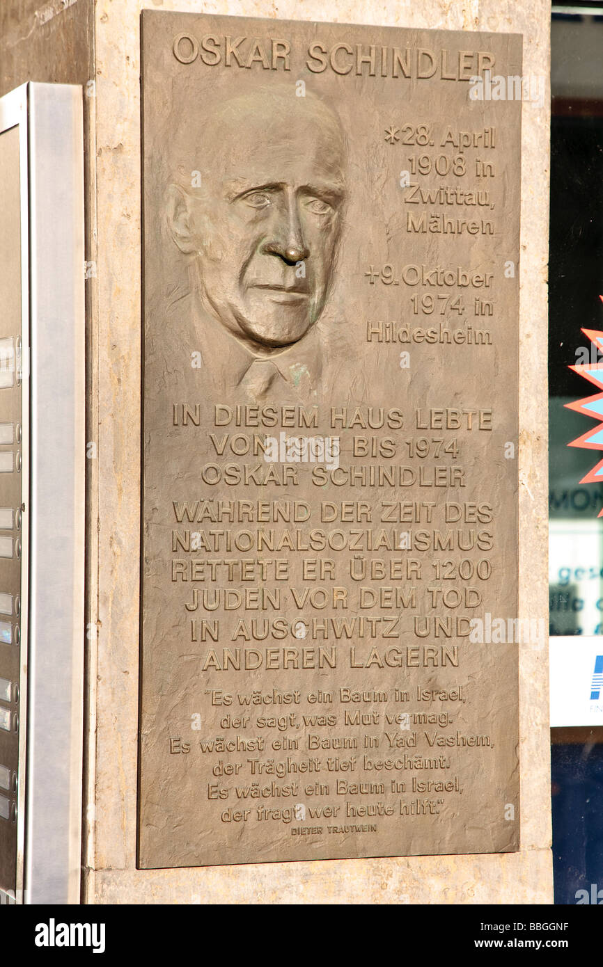 Plaque commémorative à la résidence d'Oskar Schindler en Frankfurt a.M. entre 1965 et 1974. Banque D'Images