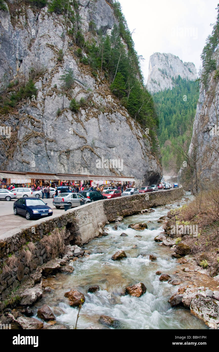 Roumanie Bicaz gorge du canyon de la rivière entre la Transylvanie et la Moldavie à l'Est de montagnes des Carpates Banque D'Images