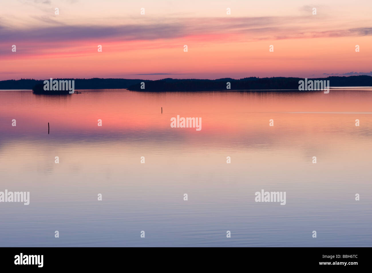 Un paysage tranquille après le coucher du soleil Savonlinna Finlande Carélie Lakeland Banque D'Images