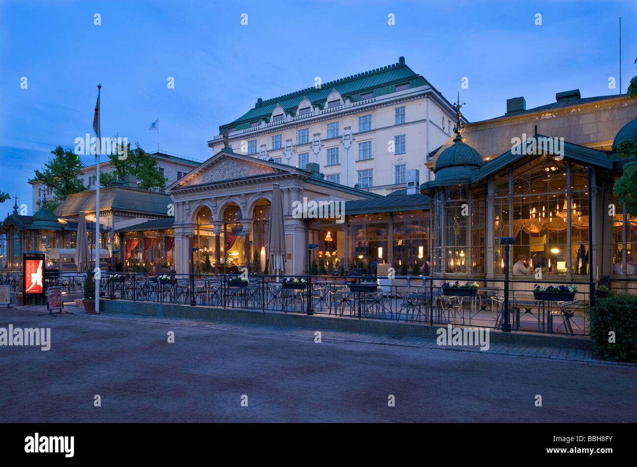 Restaurant Kappeli par parc de l'Esplanade Helsinki Finlande Banque D'Images