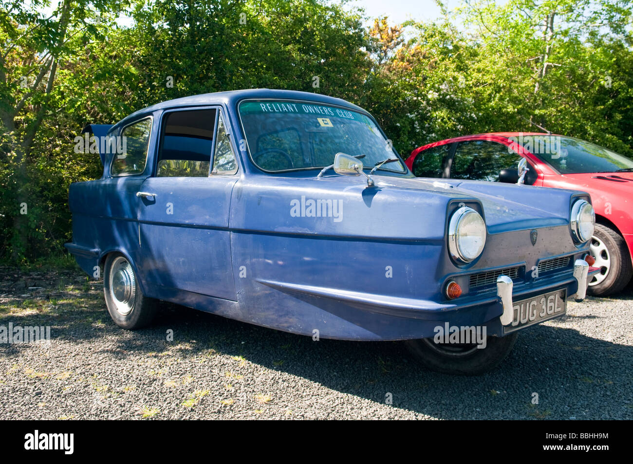 Vieux, bleu reliant Regal 3/30, voiture à trois roues Photo Stock - Alamy