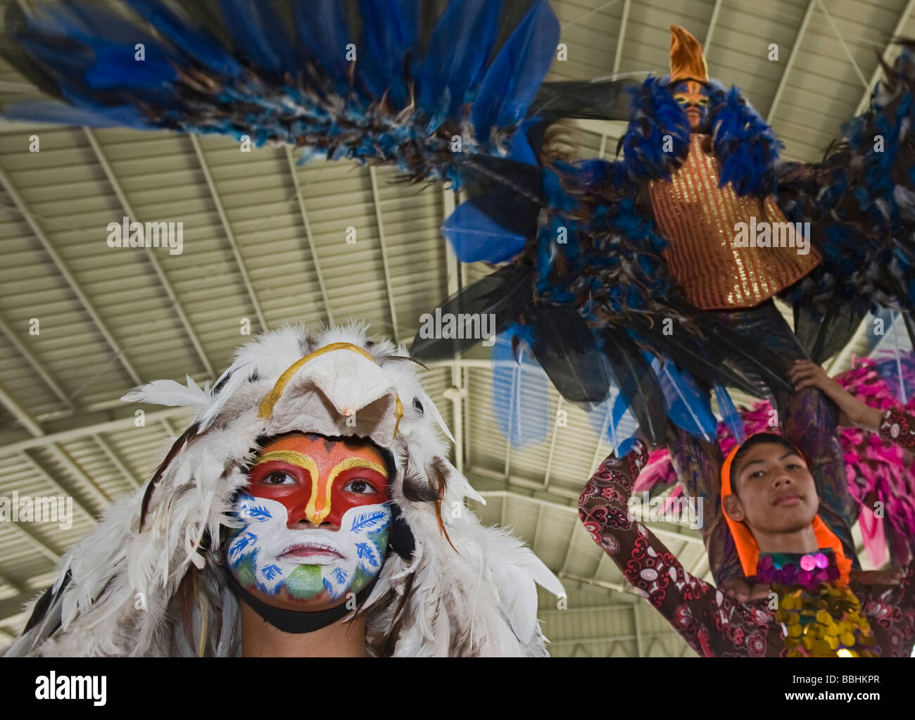 Danseuses à Candaba Festival Oiseaux Philippines Luzon Banque D'Images