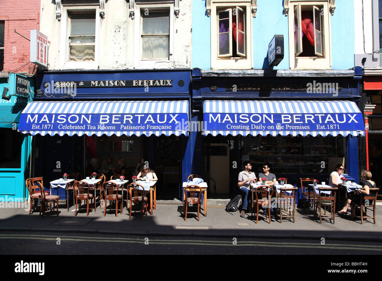 La Maison Bertaux pâtisserie dans Greek Street, Soho, Londres, Angleterre. Banque D'Images