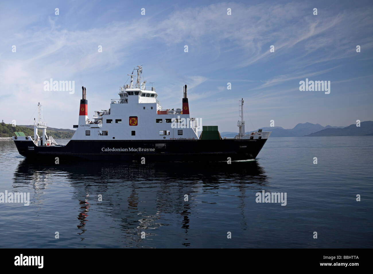 Ferry Caledonian MacBrayne tirant en Zemst, port Île de Skye, Écosse, Royaume-Uni, Europe Banque D'Images