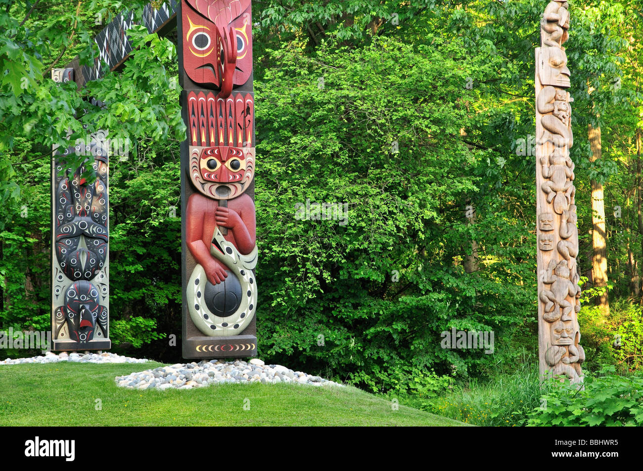 2008 Nouveau portail d'art permanente dans le parc Stanley de l'artiste salish du littoral Susan Point Vancouver British Columbia Canada Banque D'Images