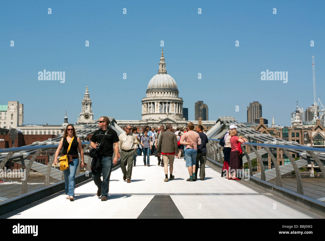 Millénaire pied Bridge Londres Banque D'Images