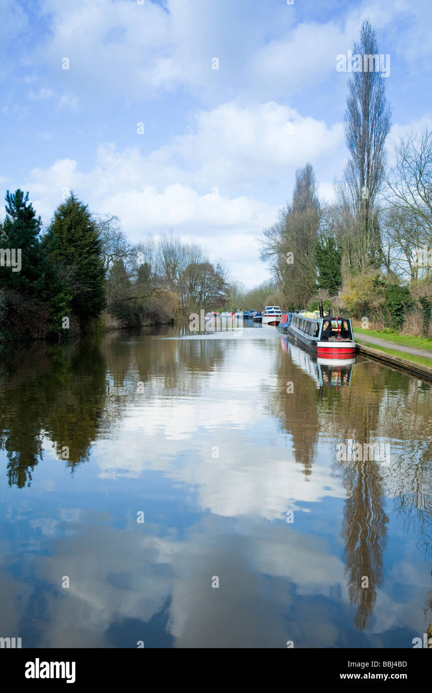 Royaume-Uni, Angleterre, Buckinghamshire, près d'Uxbridge, le Grand Union Canal en hiver Banque D'Images