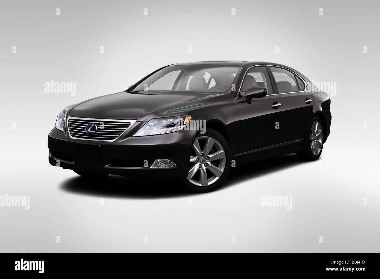 2009 Lexus LS Hybride LS600hL en noir - angle de vue avant Banque D'Images