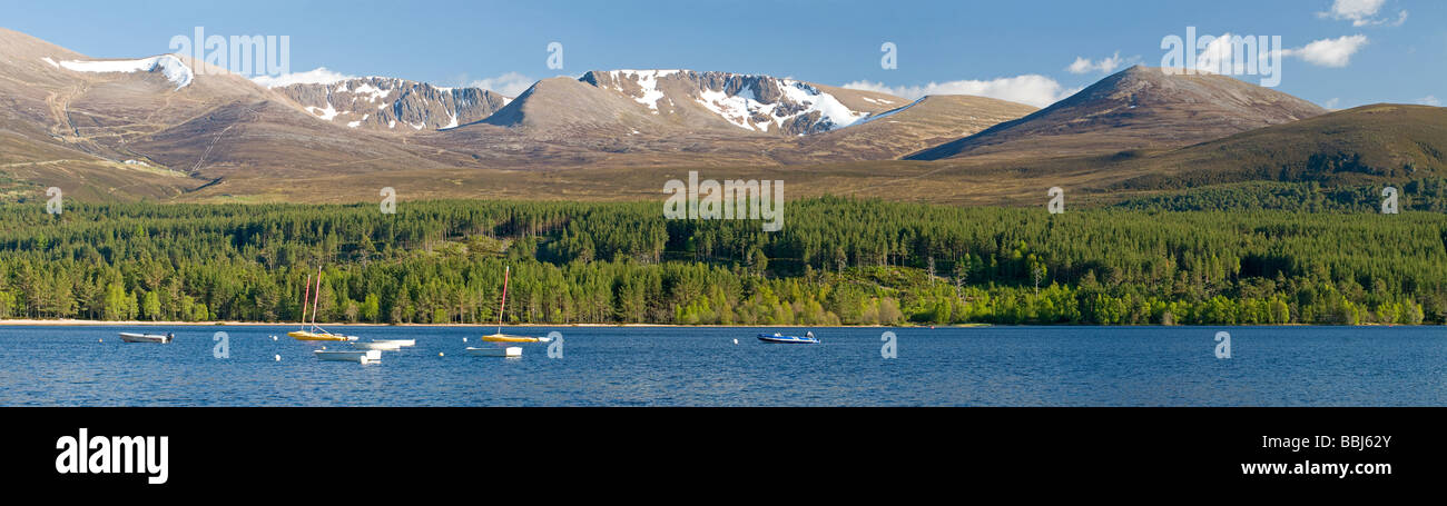 Vue panoramique sur le nord du Parc National de Cairngorms, cirques, de Loch Morlich, Glenmore, Aviemore. Banque D'Images