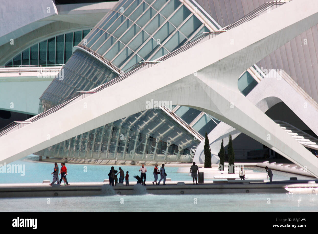 Conçue par Santiago Calatrava Valence, Cité des Arts et des Sciences est une collection sensationnelle de l'architecture moderne . Banque D'Images
