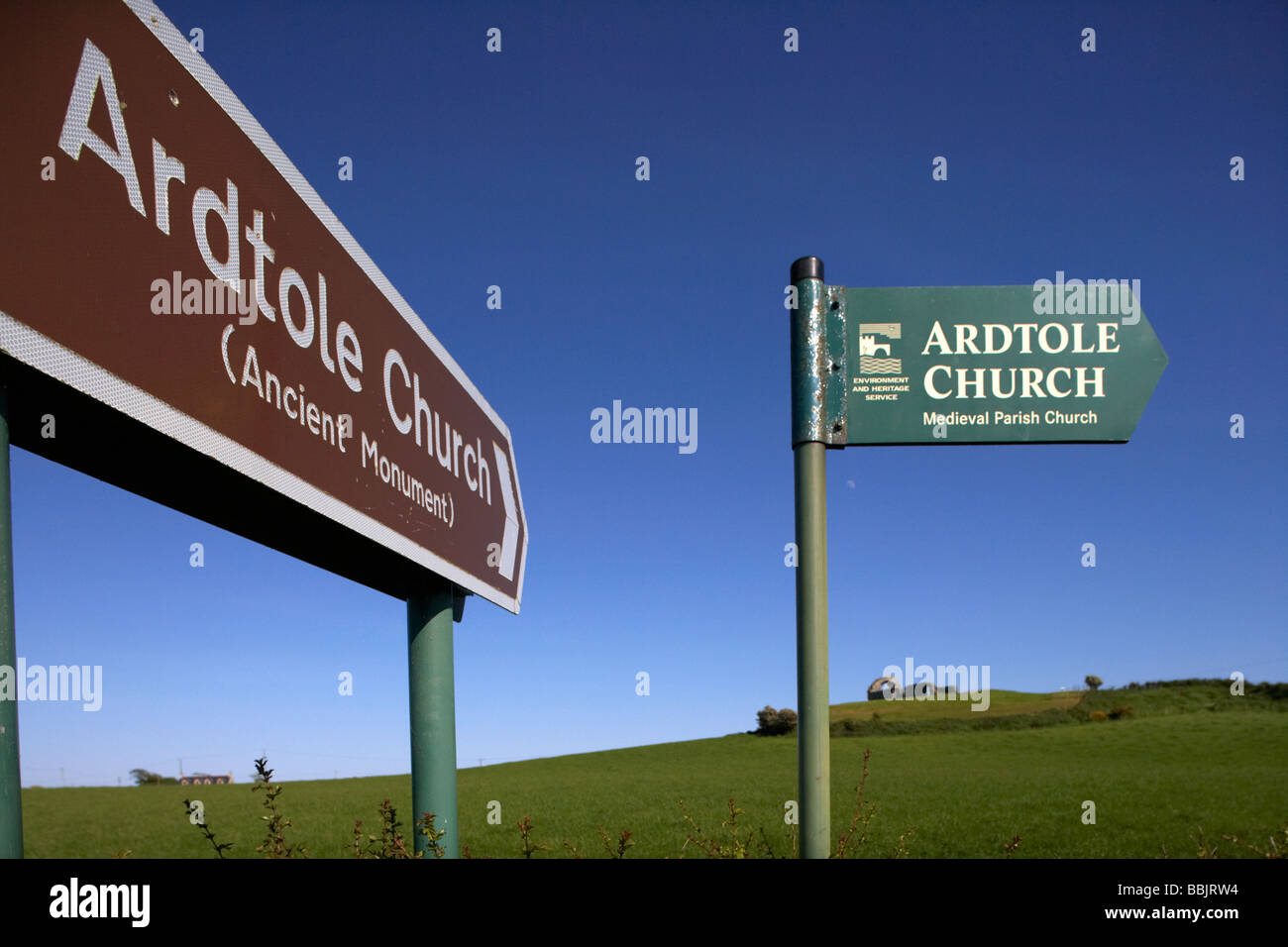 Les panneaux pour ardtole l'église 15ème siècle église ruinée ardglass County Down Irlande du Nord uk Banque D'Images