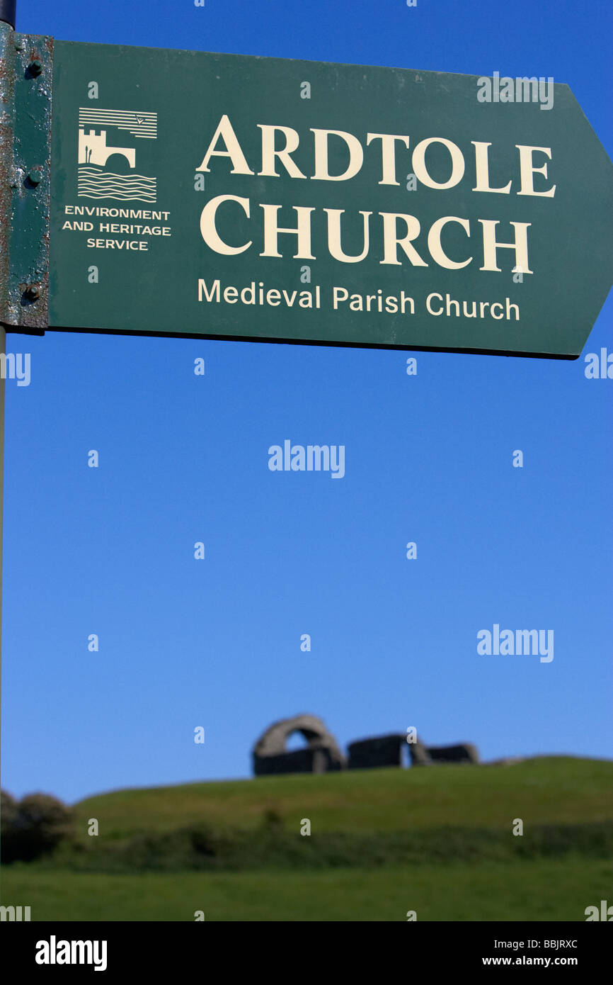 Signe pour ardtole l'église 15ème siècle église ruinée ardglass County Down Irlande du Nord uk Banque D'Images