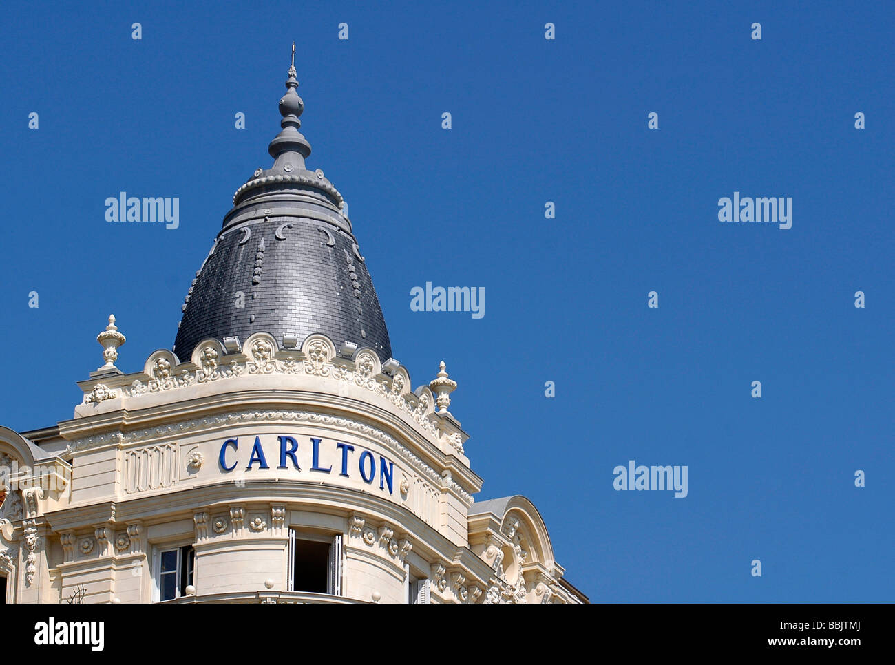 Le Palace Hôtel 'Carlton', l'un des hôtels appréciés par des célébrités à Cannes pendant le festival, à Cannes, France. Banque D'Images