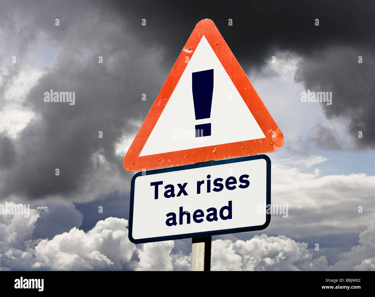Signe de la notion d'impôt britannique augmente devant - prévision d'imposition future concepts / budget Banque D'Images