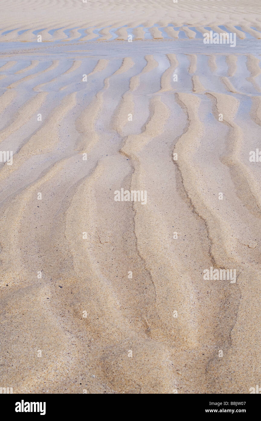 Modèles de vagues de sable sur la plage de Traigh Scarista, Isle of Harris, Hébrides extérieures, en Écosse Banque D'Images