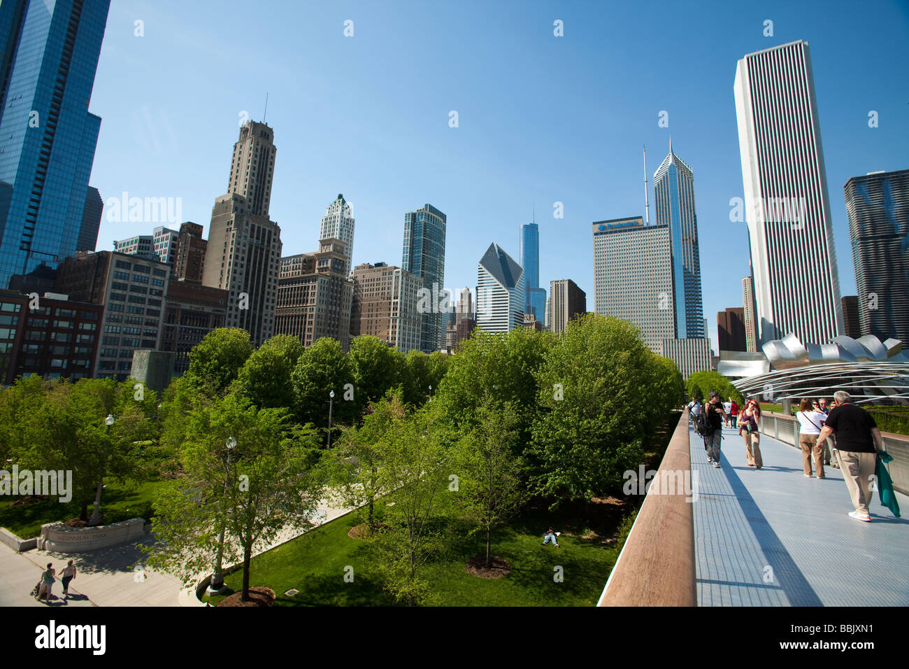 CHICAGO Illinois Nichols Bridgeway passerelle pour piétons reliant le Parc du millénaire avec l'aile moderne de l'Art Institute de la ville Banque D'Images