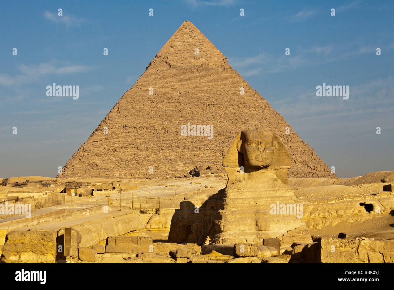 Le Sphinx et pyramide de Khéphren, Giza, Le Caire, Egypte Banque D'Images
